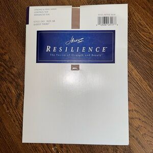 New Vtg  1995 Hanes Resilience control top enhanced toe Barely‎ There pantyhose